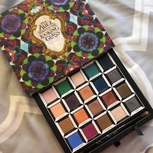 Alice Through the Looking Glass Eye Shadow Palette
